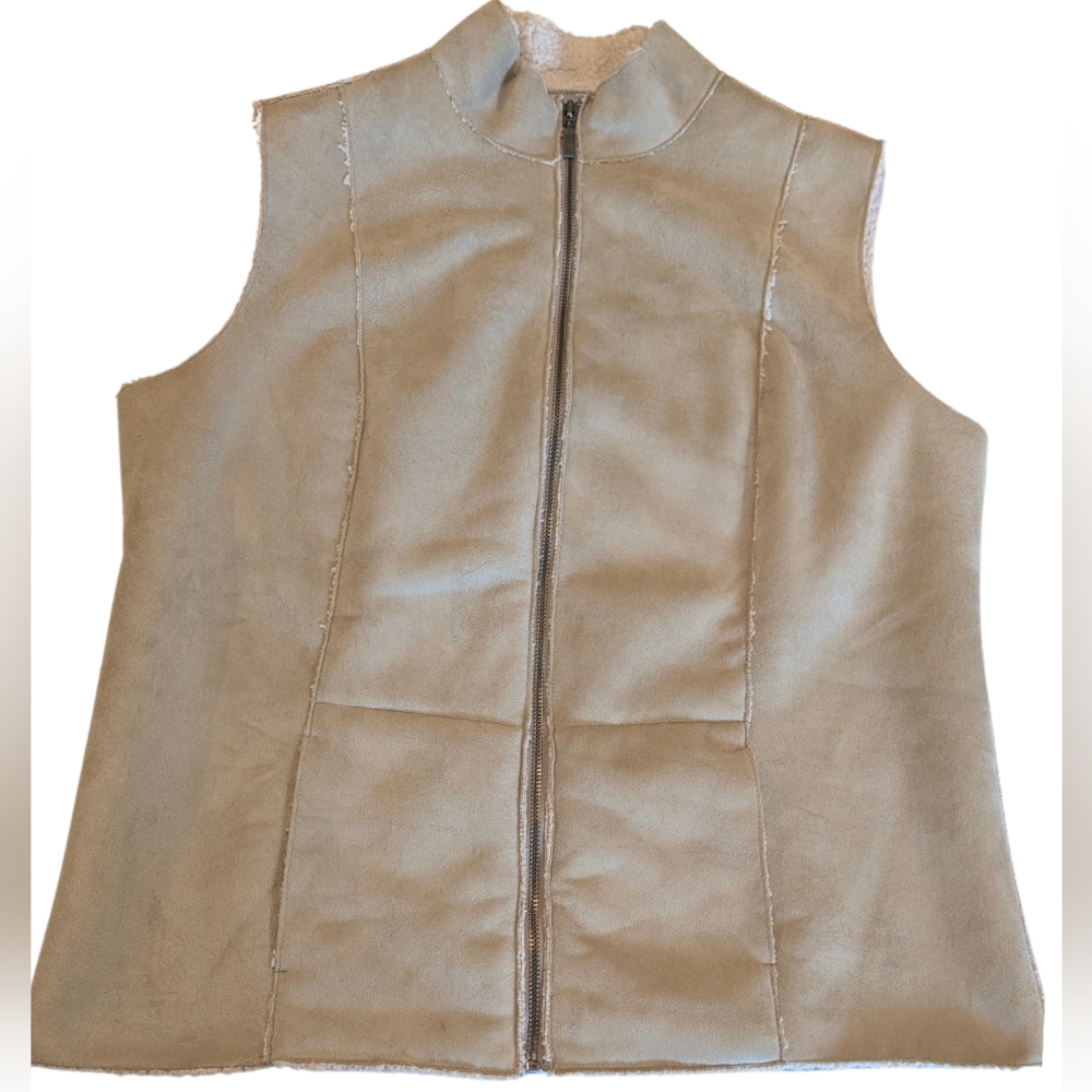 Chico's Cream Faux Suede/Sherpa Rough Cut Zip Up Vest. Size Large